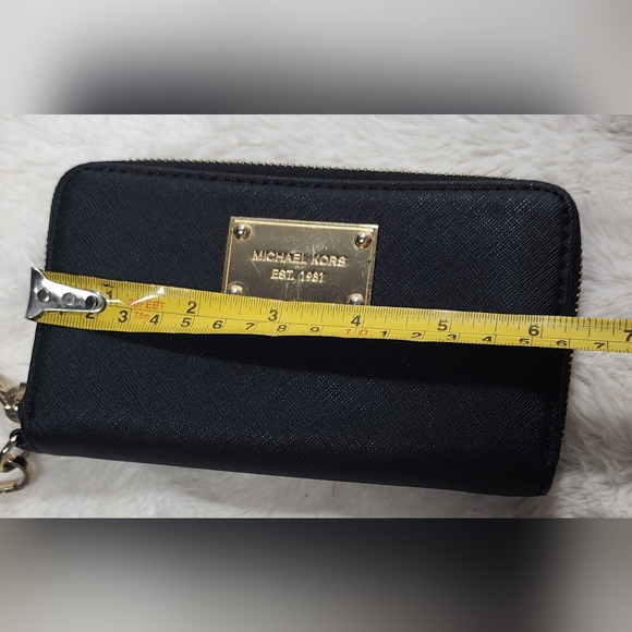Michael Kors Black Wristlet Wallet - Picture 8 of 9